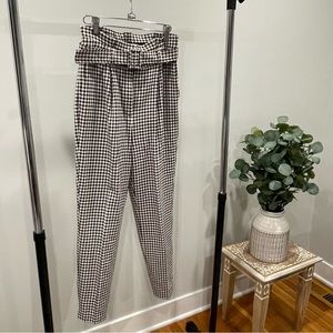 Express High Waisted Paperbag Ankle Pant Black and burgundy design Size 6R